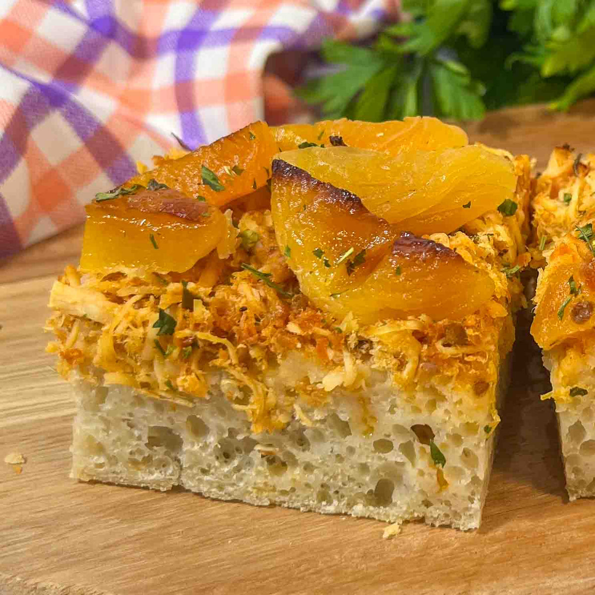 Pizza de Frango Artesanal com Damasco | Pizza de Aniversário de Frango com Damasco